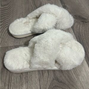 Faux Fur White Slide Slippers